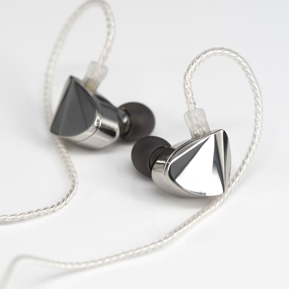 水月雨、ムービングコイルユニット搭載のカナル型のフラッグシップ