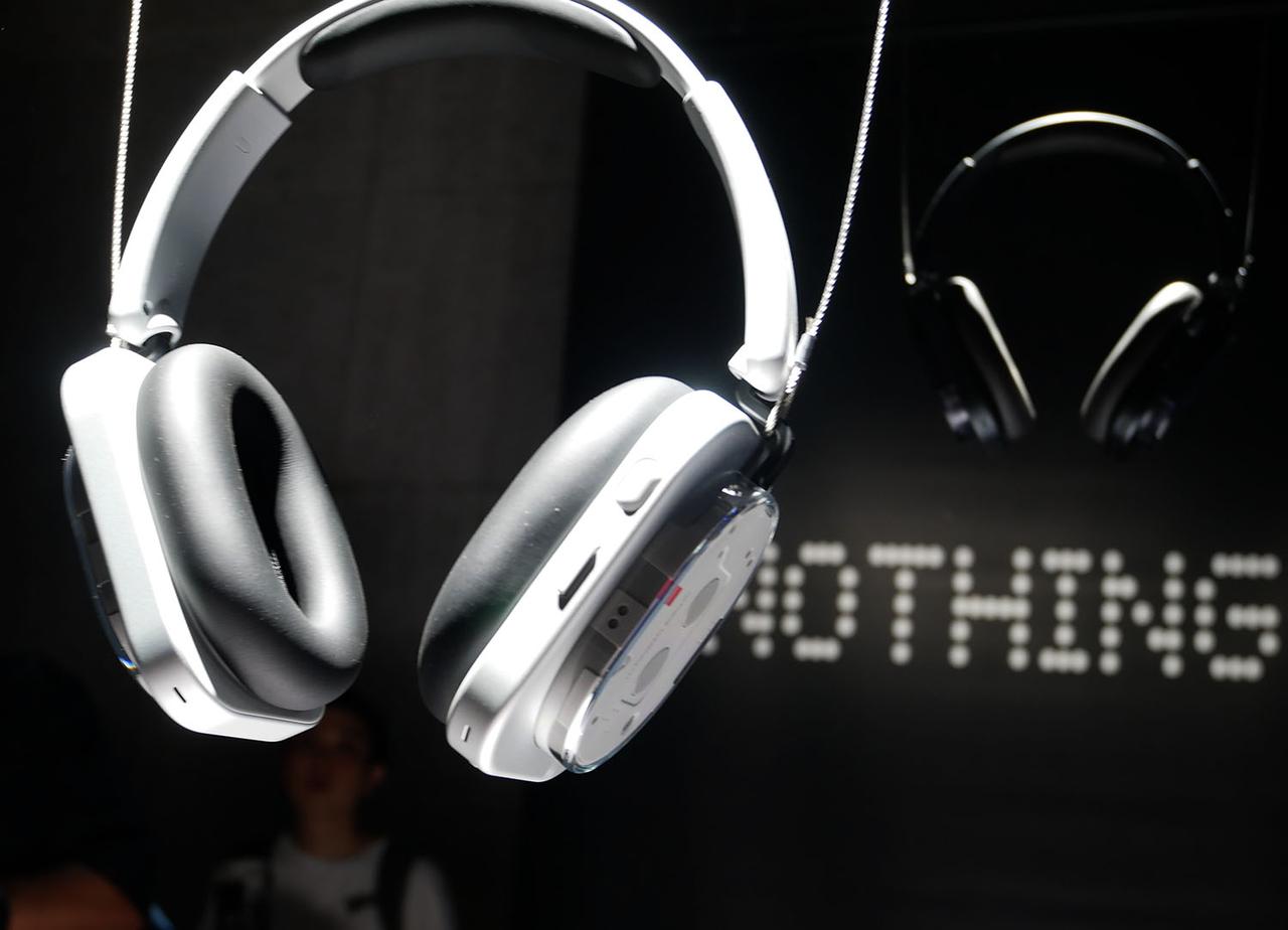 ナッシングが、初のヘッドホン「Headphone(1)」を8月28日に発売。KEFと