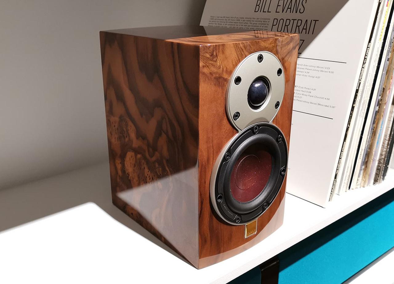 ダリ「MENUET SE」が、3月下旬に￥184,000で発売決定。貴重な天然木を