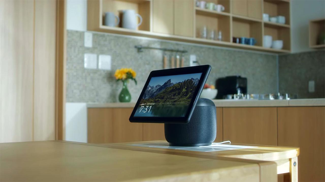 アマゾンが、10インチディスプレイを搭載した「Echo Show 10」の予約
