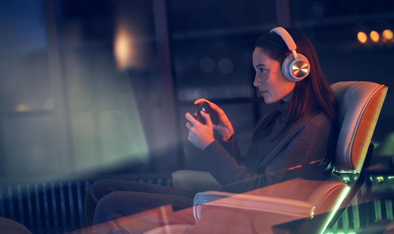 Bang & Olufsen初のワイヤレスゲーミングヘッドフォン「Beoplay Portal