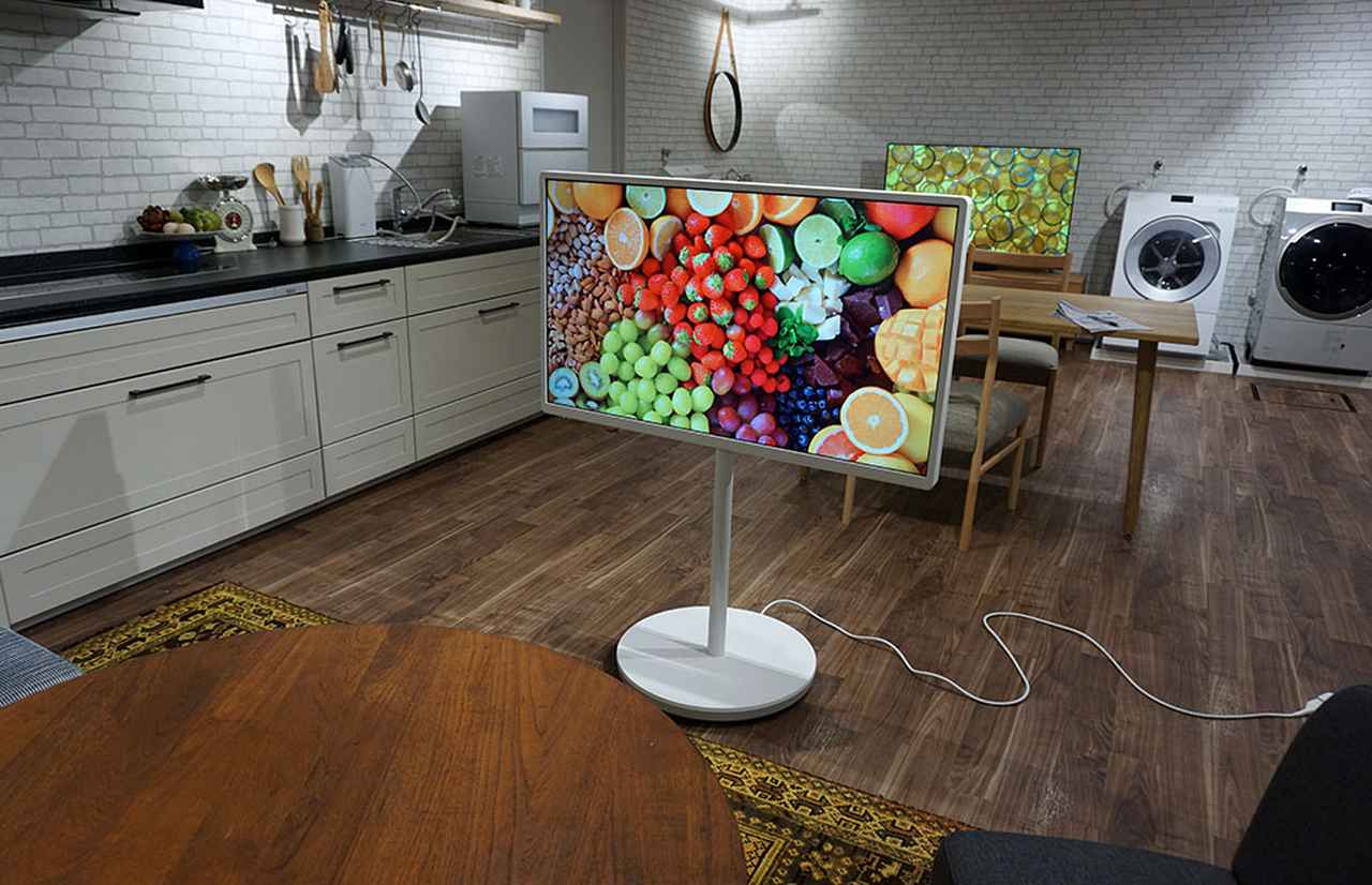 テレビがどこにでも付いてくる！ 4K液晶ビエラ「レイアウトフリー