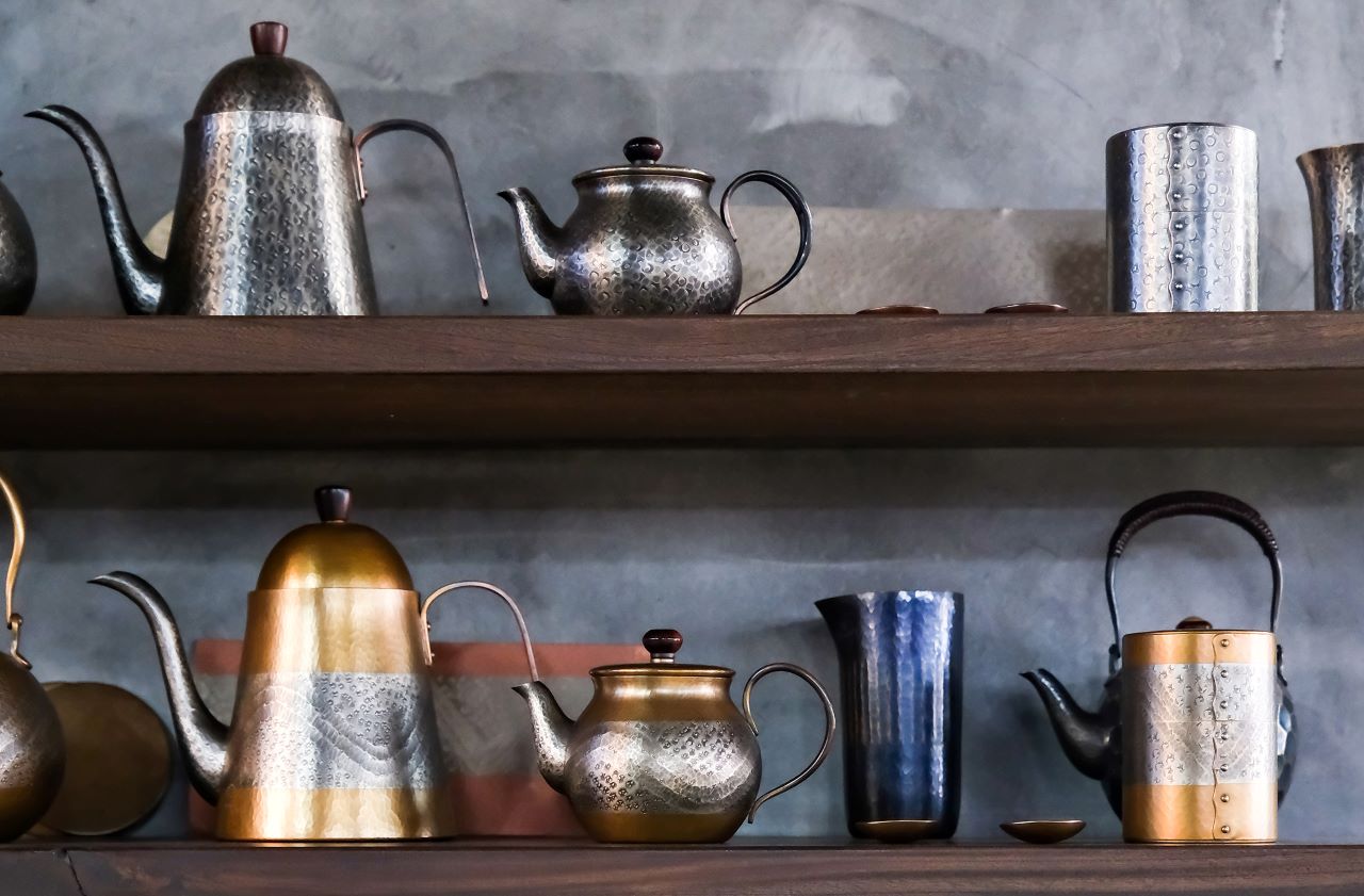 日本酒を美しく引き立てる 「鎚起銅器」の酒器とは - T JAPAN:The New