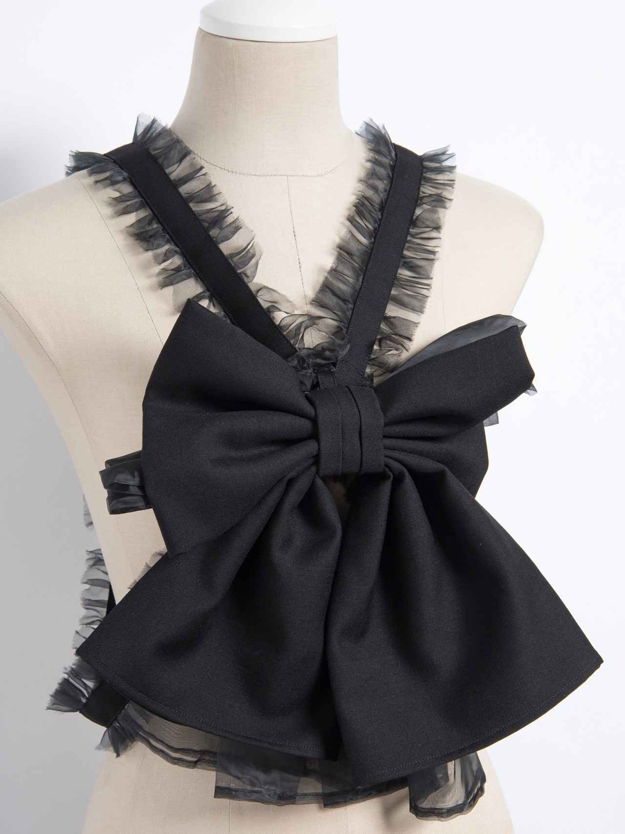 ノワール ケイ ニノミヤの 黒のリボン・ハーネス参上、 日本橋三越POP