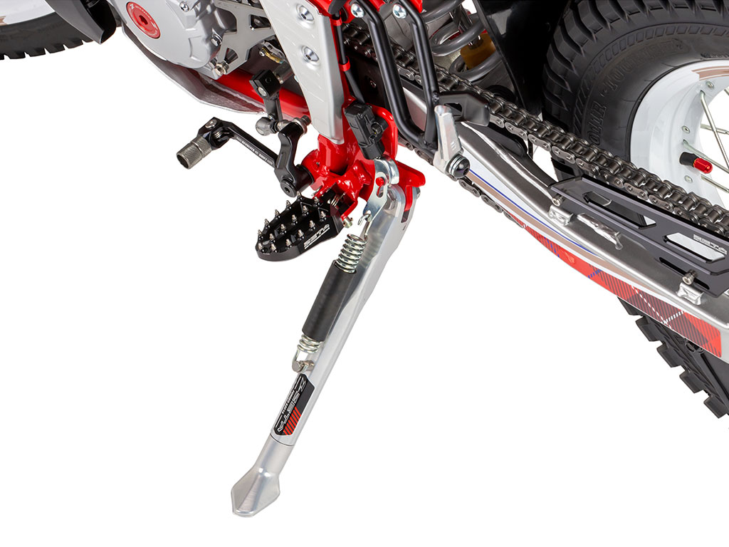 足付きバンザイなセロー250。ダートフリークが放つガールズ