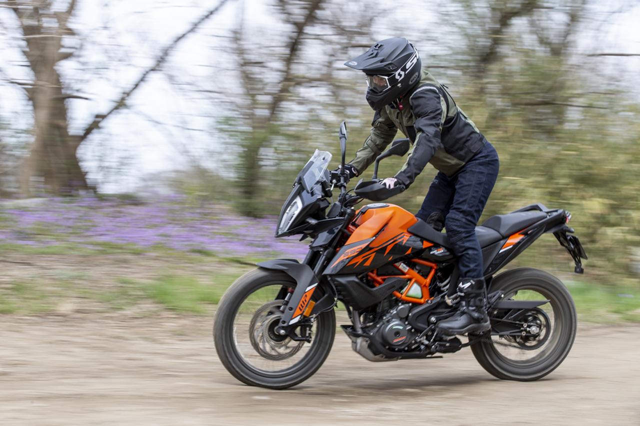 このくらいの丈がちょうどいい。オン／オフ両用のツーリングブーツ