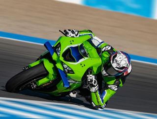 世界初公開!】カワサキ「Ninja ZX-10R」新型登場!精悍フェイスに大型