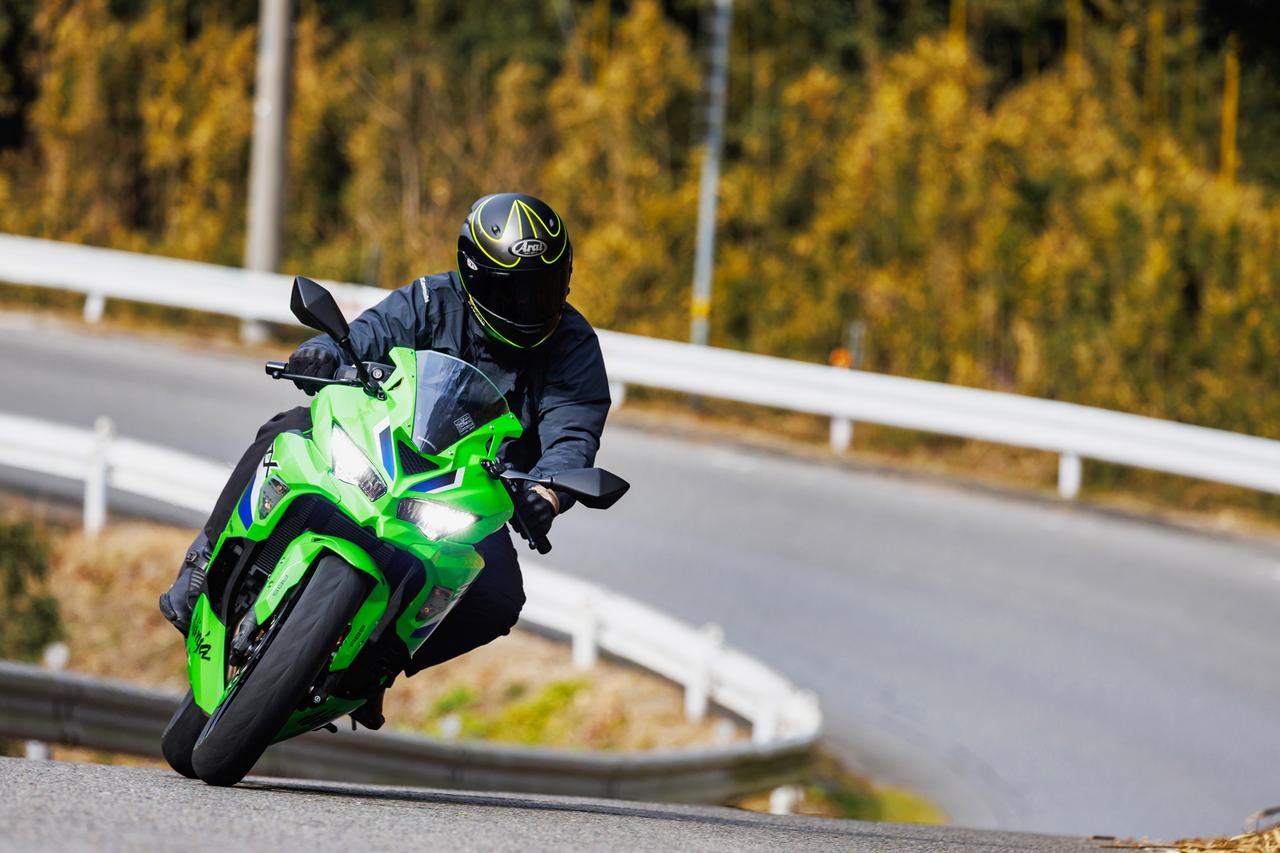 あの頃」より速く、そして優しい｜ベテランが認めるNinja ZX-4RRの魅力