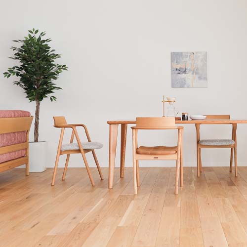 無垢アームチェア | 旭川・飛騨・府中などが作る国産家具 | MUKU工房