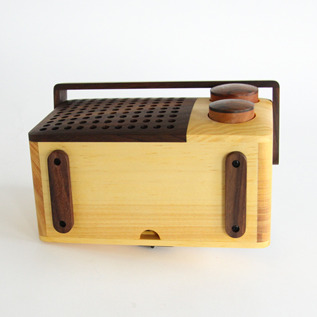 木のラジオ／Magno（マグノ）｜愛着を持ってずっと使いたいモノを集め