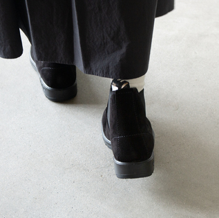 サイドゴアブーツ ORIGINALS BS2405 ブラックスエード／Blundstone