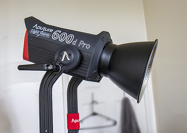 Rent a Aputure LS 600d Pro Light Kit (F10 Fresnel Lens + 36