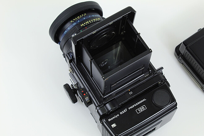 Rent a Mamiya RZ67 Kit Medium Format 6x7 kit - 3 lenses - 2 backs