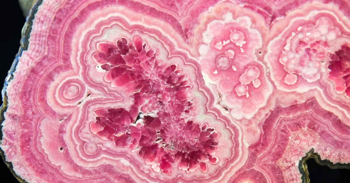 バラ色の石「インカローズ（ロードクロサイト）」の価格が高騰中な理由