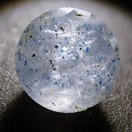 天藍石ラズーライト（ラズライト）ってどんな宝石？青金石と何が違う