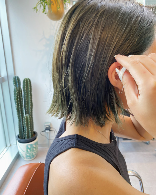 油彩画 切りっぱなしボブ 油彩画 切りっぱなしボブ 油彩画 切りっ