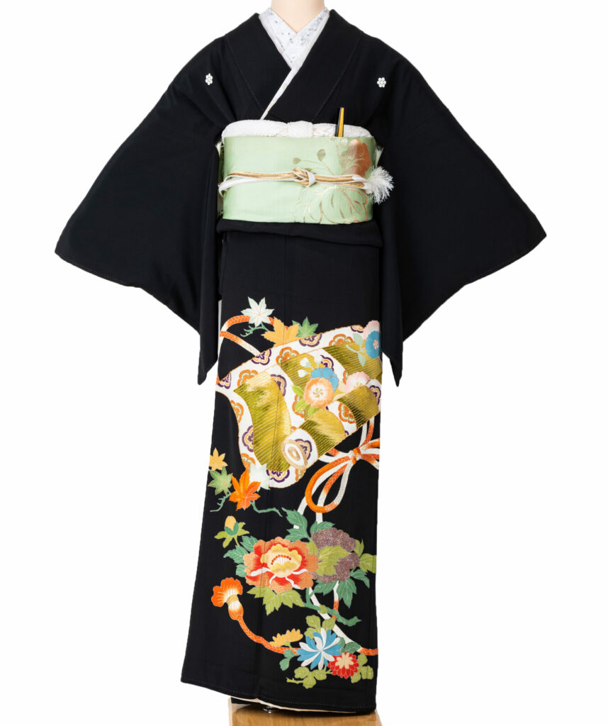 刺繍が魅力の黒留袖レンタル、失敗しないための選び方 | ゆめや通信