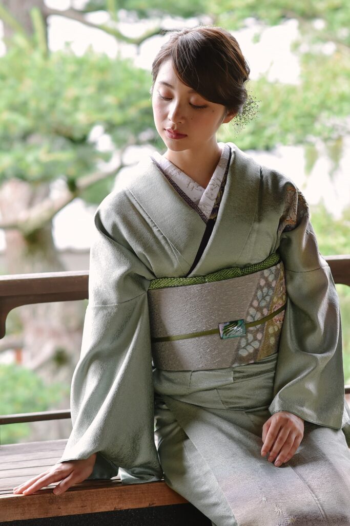 愛好者向け】辻が花の秘密！ 正絹着物に隠された作家の落款と意味