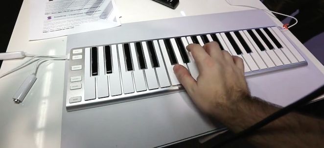 CME XKey 37, Thinnest and Most Playable MIDI Keyboard Controller Ever?