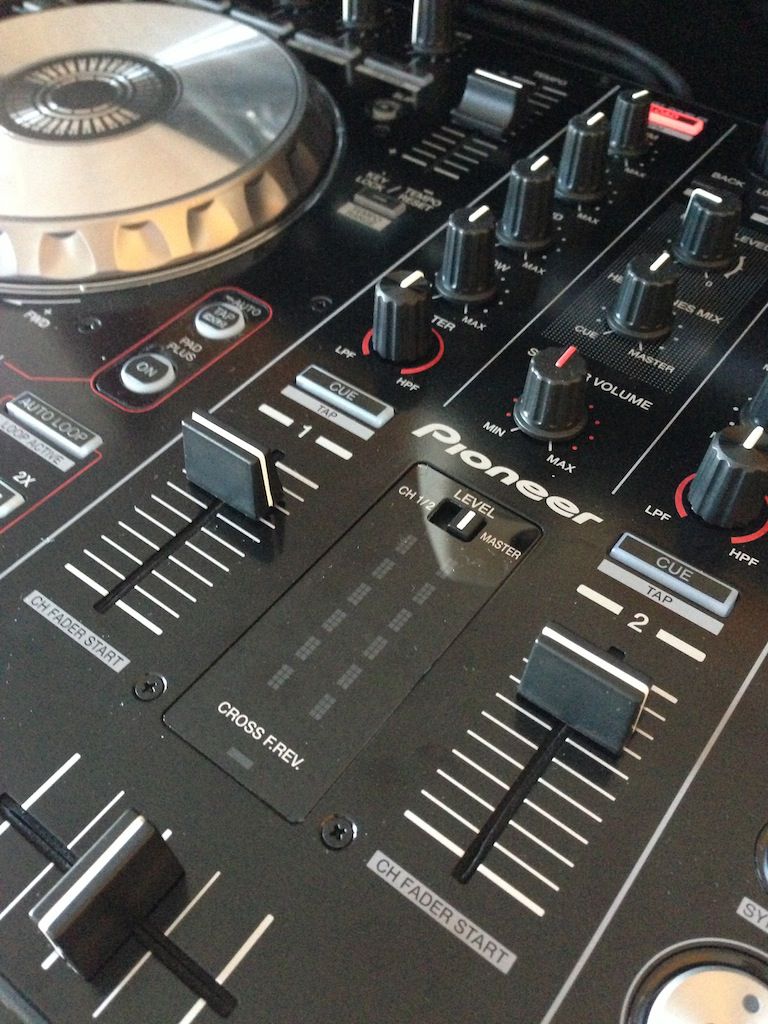レビュー：パイオニアDDJ-SR