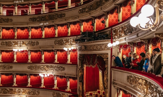 ミラノ スカラ座 ガイドツアー