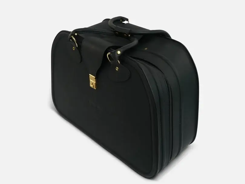 希少品】Ferrari schedoni レザーポーチ トラベルバッグケース 希少品