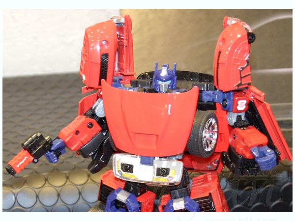 BT-22 コンボイ Feat ダッジラム SRT10 | HLJ.co.jp