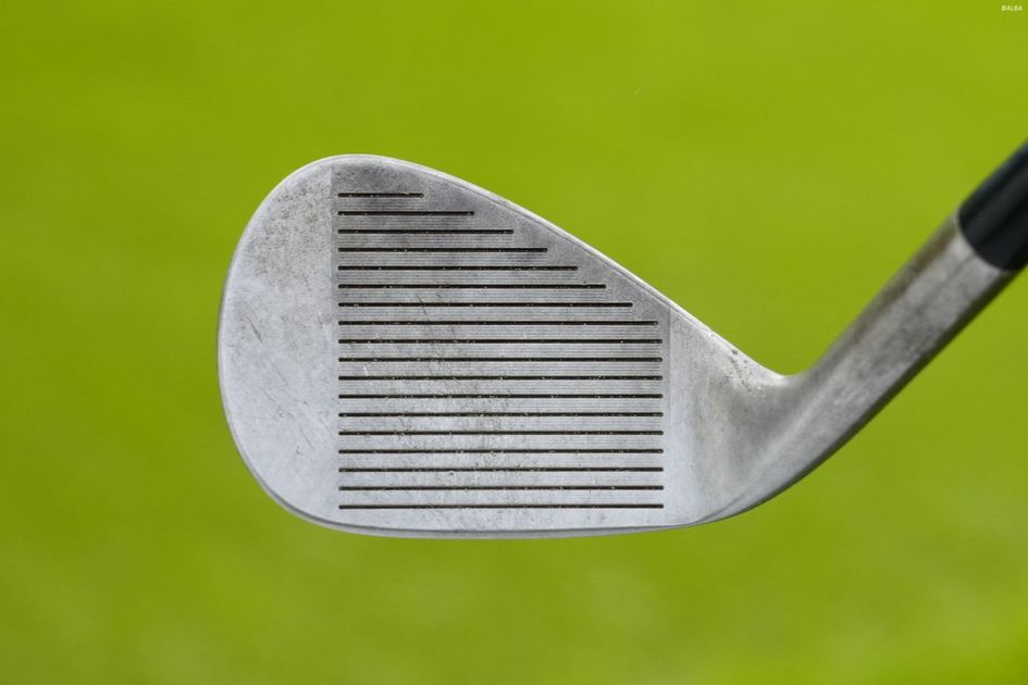 岩井明愛と千怜 アプローチの打ち方が異なる2人のウェッジは、ソールに