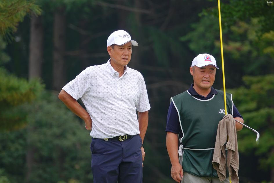 元巨人軍・原辰徳が『82』発進 キャディはベスト“63”の実力者「野球