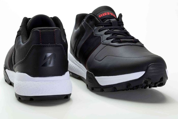 ブリヂストン×ブリーフィングのコラボシューズ、10月6日に限定発売