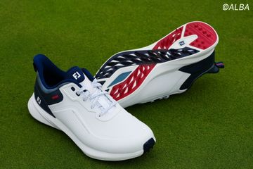 前週優勝の金子駆大がフットジョイの“SL”らしきモデルを早速テスト