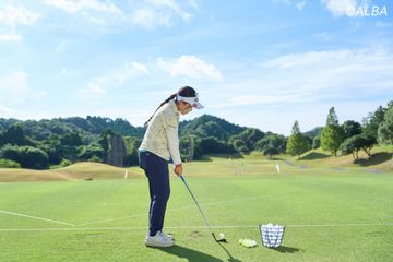 女子プロたち絶賛の“ズルいボール”をツアー会場で発見！ 回転丸わかり