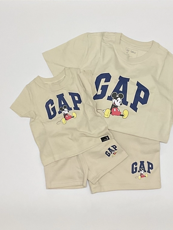 親子でおそろえできるミッキーのセットアップコーデのスタイリング