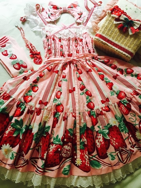 Angelic Pretty 摘みたていちご エプロン風スカート angelic pretty