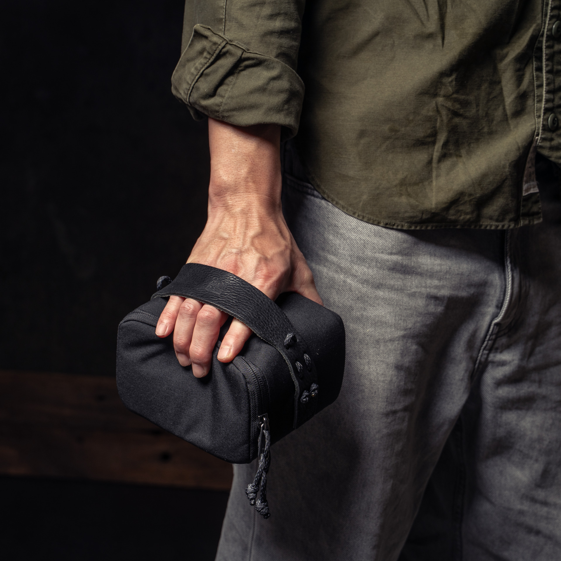 ポータブルカメラポーチ L - カメラバッグ & 日常用バッグ & 本革