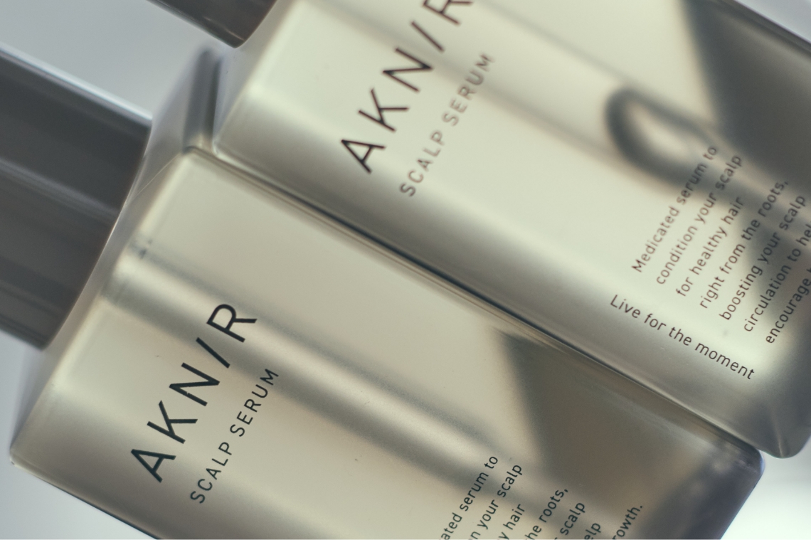 薬用ヘアスカルプセラム【ローズ×サンダルウッド】｜AKNIR（アクニー