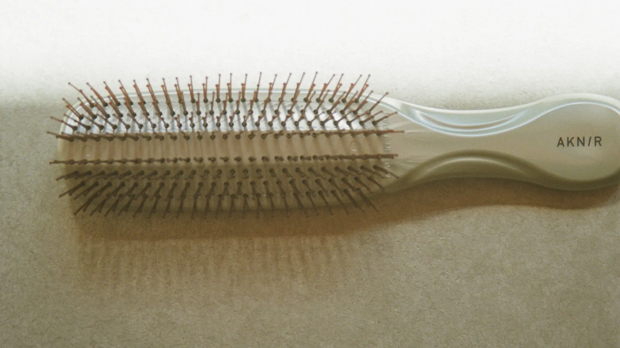 シャンプーブラシ｜AKNIR（アクニー） 公式オンラインサイト