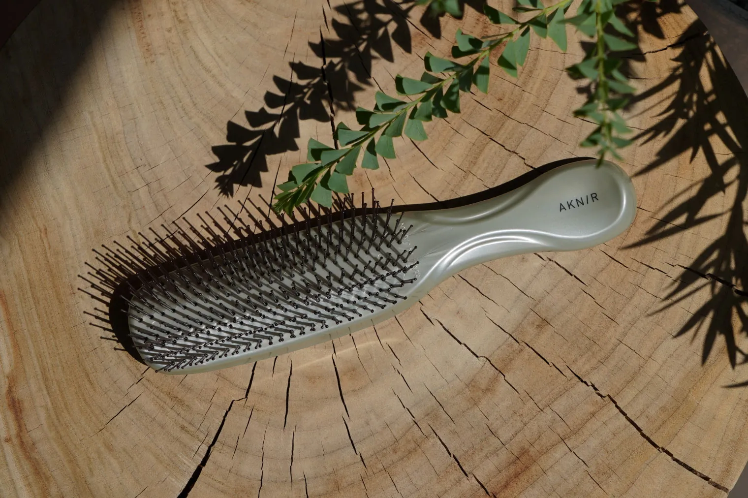 シャンプーブラシ｜AKNIR（アクニー） 公式オンラインサイト