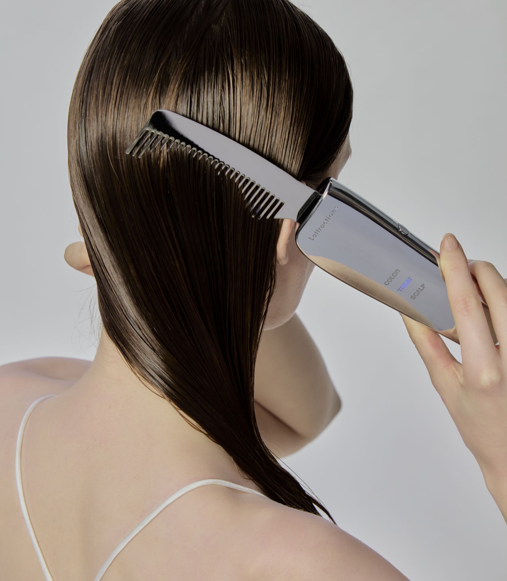 LATTRACTIONS（ラトラクション）｜トリートメント・カラー浸透促進コーム