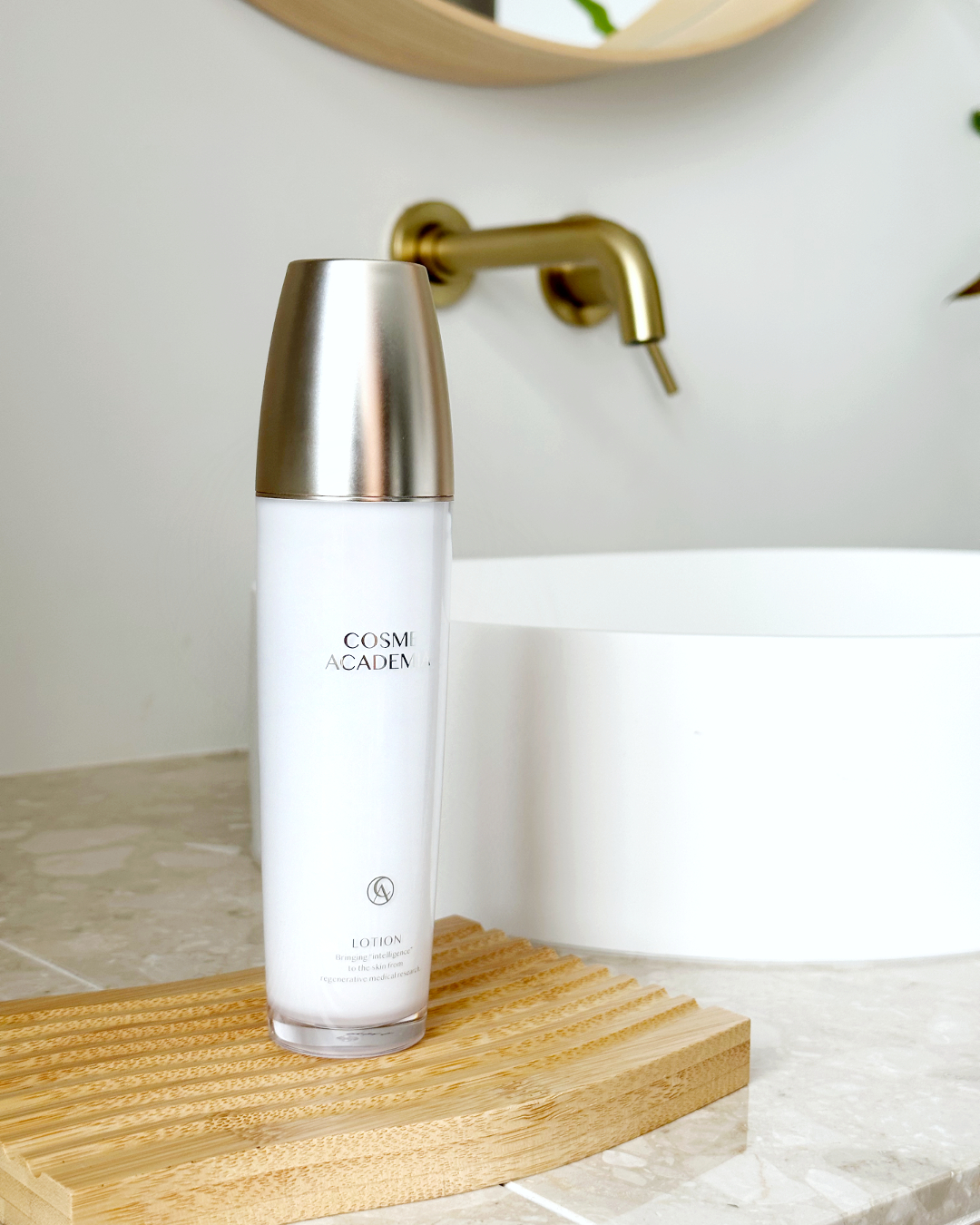 再生医療研究の力を大人の肌に | コスメアカデミア