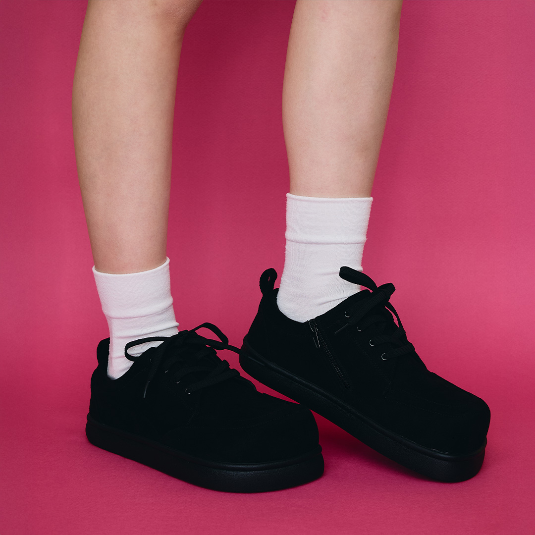 レースアップスニーカー ブラック/ブラック | Racbaki