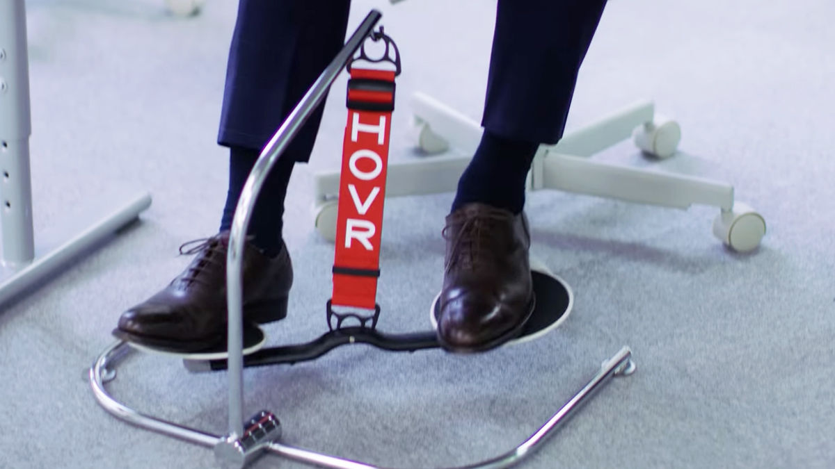 運動不足に悩んでいるなら、この「HOVR」をデスクの下に置いてほしい