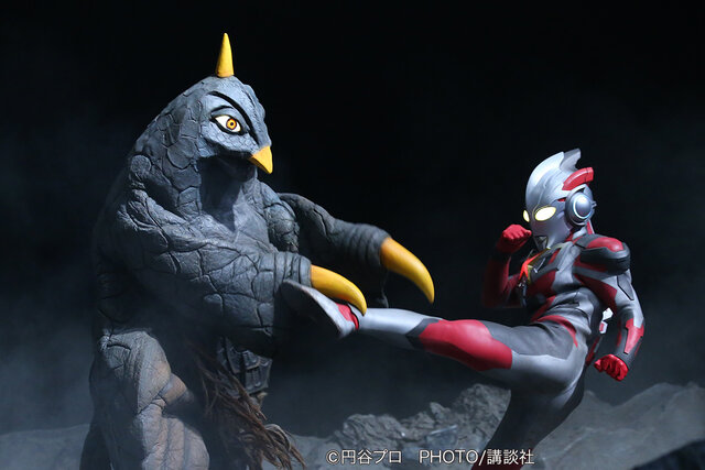 8月4日 Xioの連携でベムスターからウルトラマンエックスを救出
