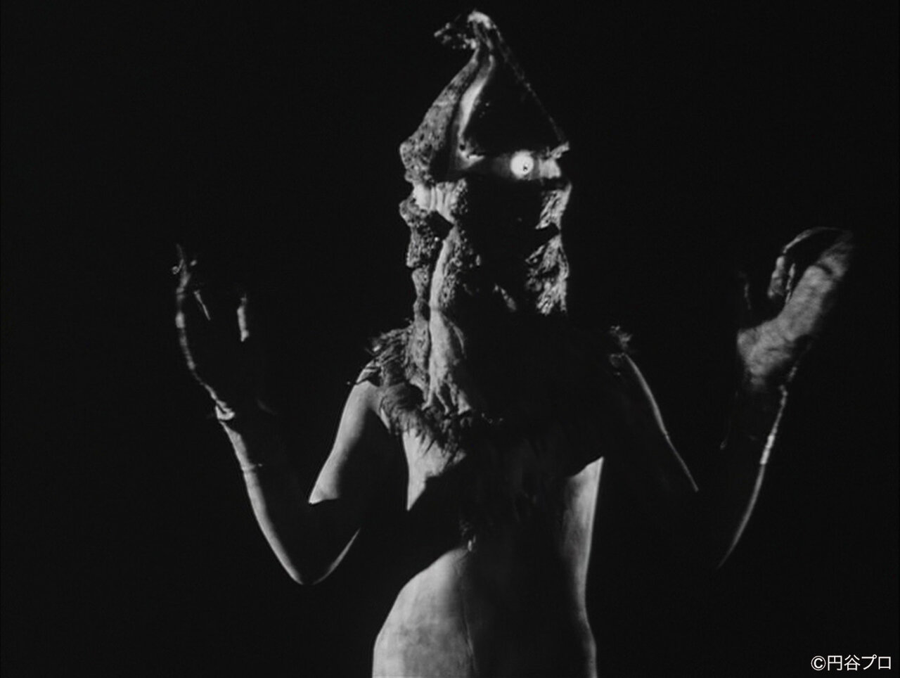 5月8日 怪走するケムール人が『ウルトラQ』で人間を誘拐しまくる