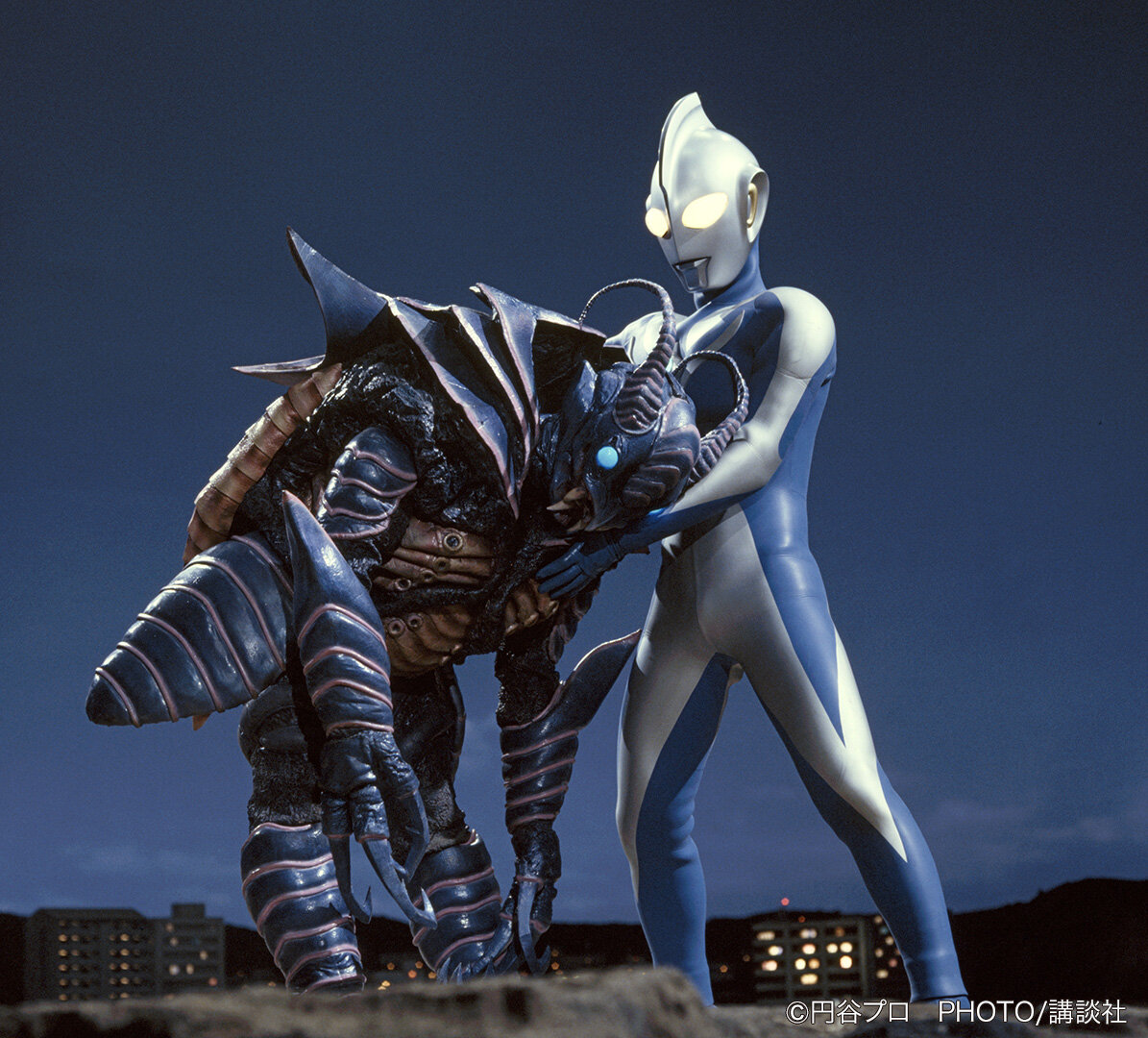 6月8日 ウルトラマンコスモス 突然死・怪獣アルケラが神秘のスノー