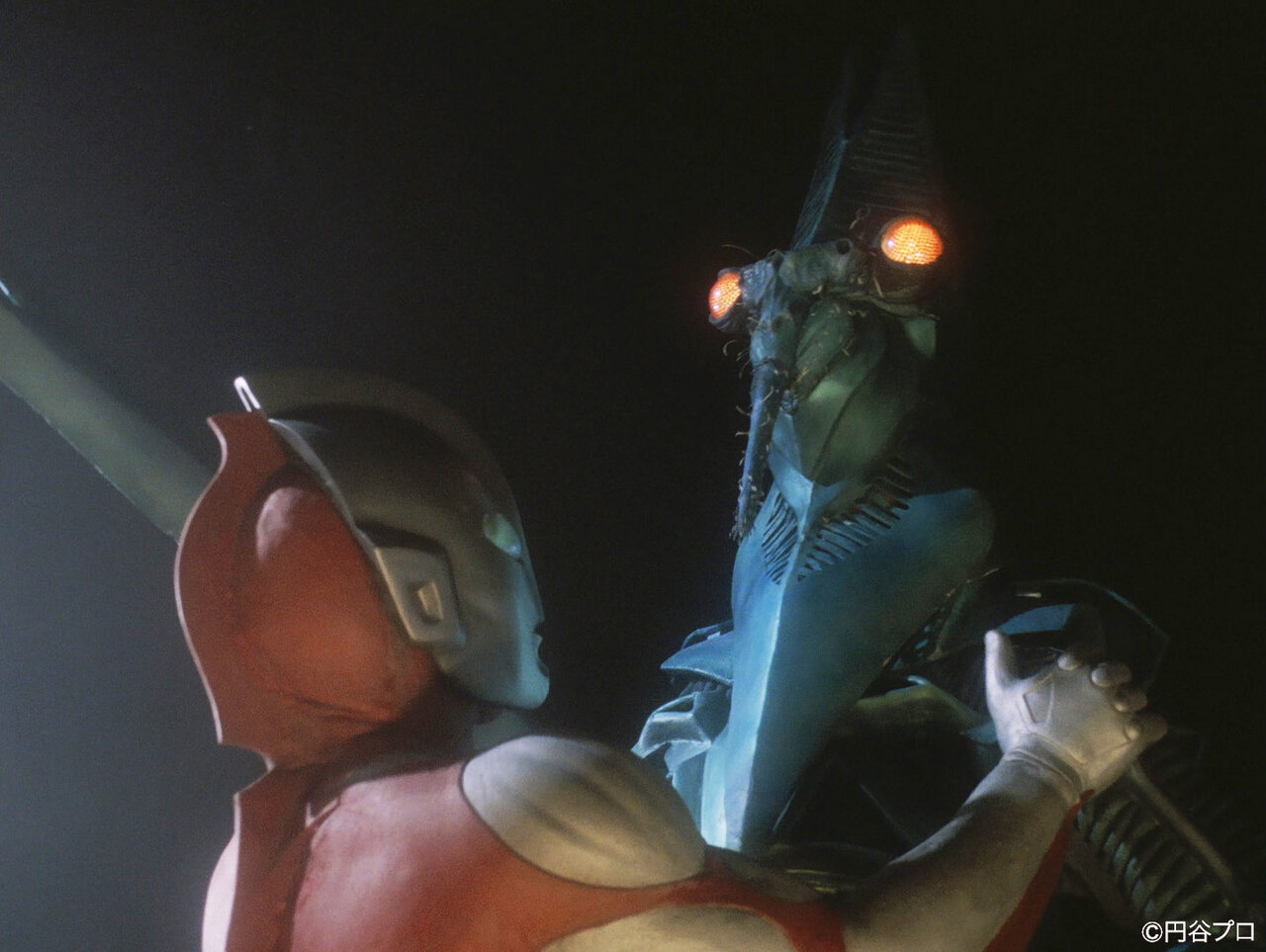 12月5日 バルタン星人を追って青い目をしたウルトラマンパワードが