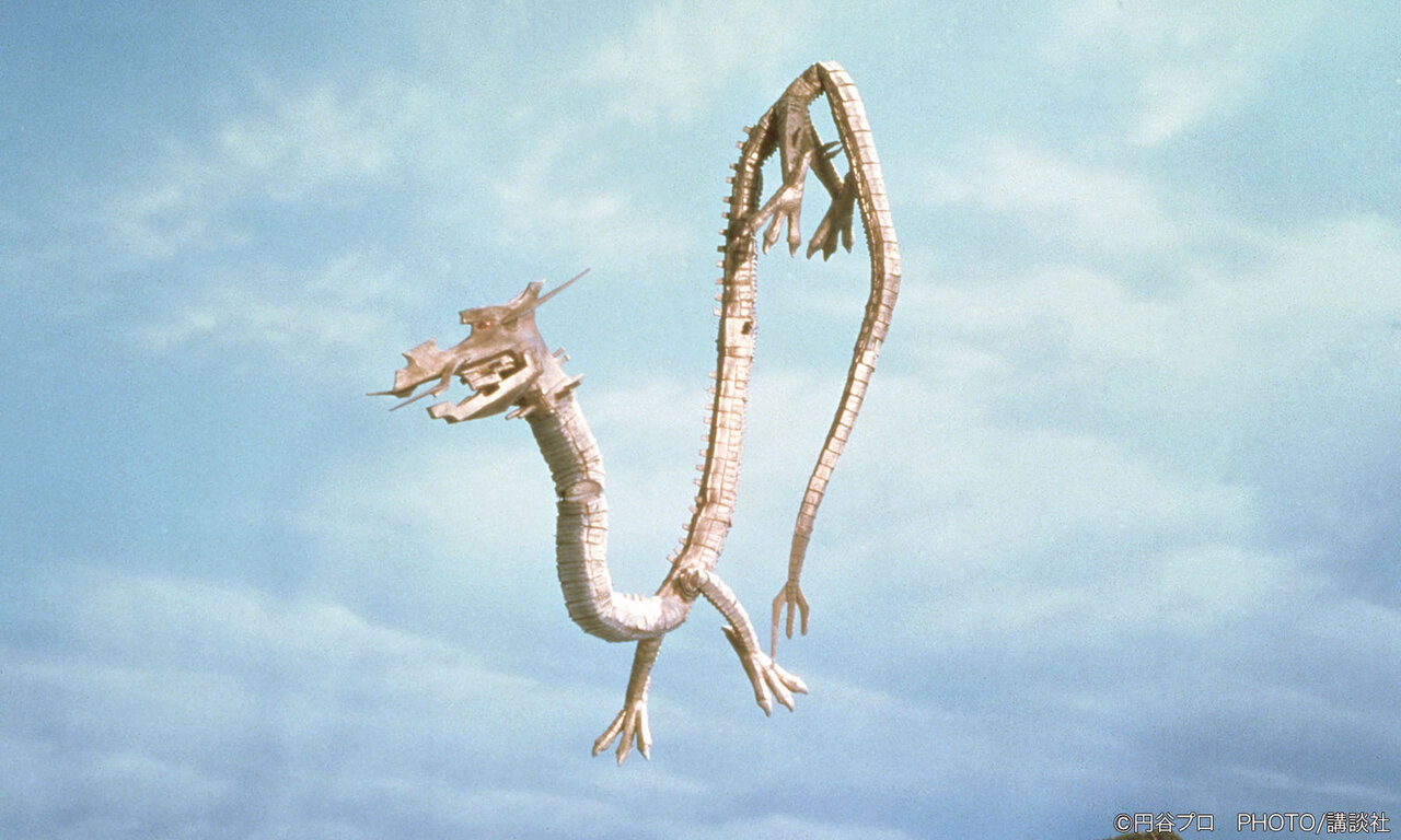 12月10日 ウルトラセブン 宇宙竜 ナース出現！ 宇宙人がカメラを使って