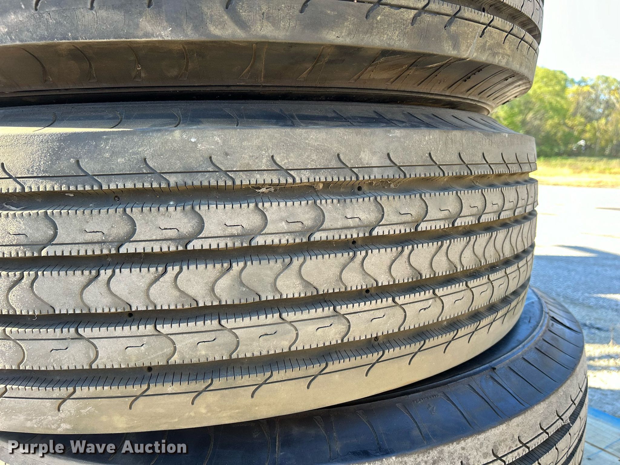 4) Michelin XZA2 Energy 315/80R22.5 tires in Waterloo, IA | Item