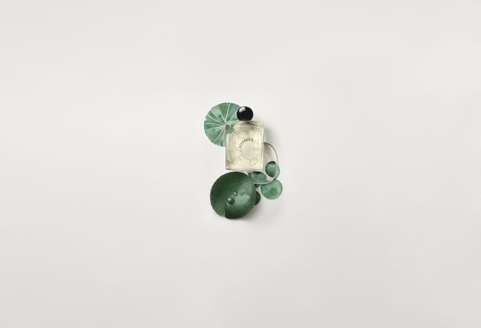 自然の宝物にオマージュを捧げた香り「レ ゼサンス ドゥ