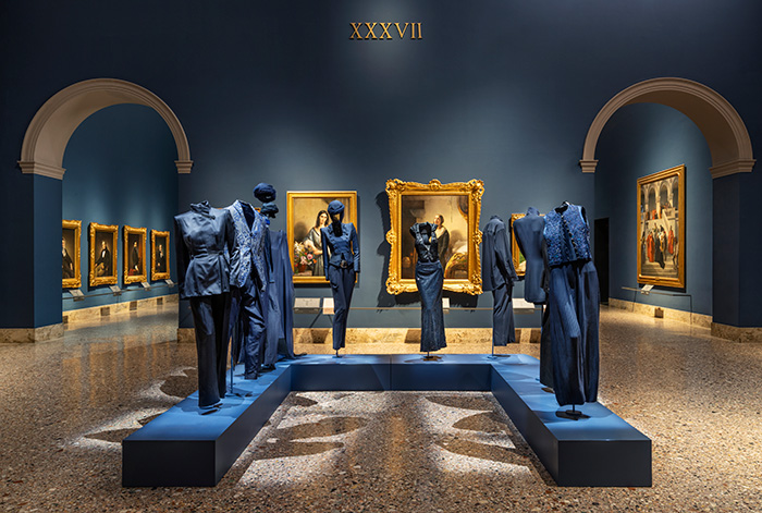 ミラノ・ブレラ美術館で体感する「ジョルジオ アルマーニ」50年の美学